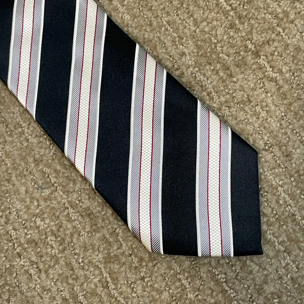 Donald J Trump Silk Necktie Mens Black Silver‎ Striped Signature Collection Tie